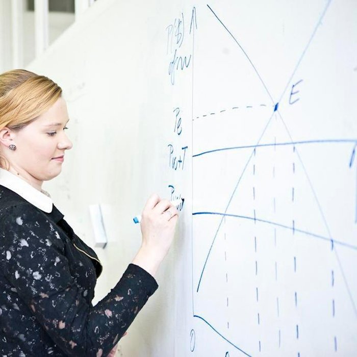 הפוך את לוח הגיר שלך ללוח כתיבה מחיק יבש הפוך את לוח הגיר שלך ללוח כתיבה מחיק יבש